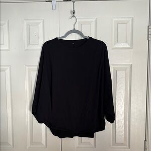 Black Boxy Relaxed Sweatshirt with Scoop Neck and 3/4 Sleeves
